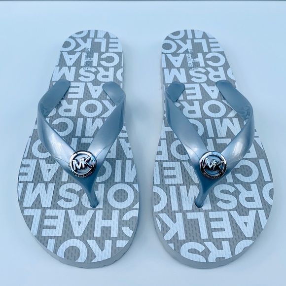 Micheal Kors White/ Silver Flip Flop /Silver logo - Picture 5 of 10